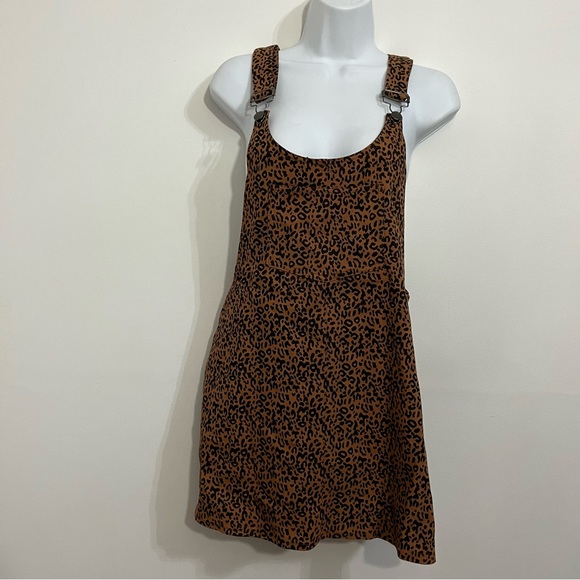 Leopard overalls dress by Forever 21 is NWT. Size Large - Picture 3 of 13